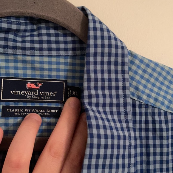Vineyard vines button down - Picture 4 of 6